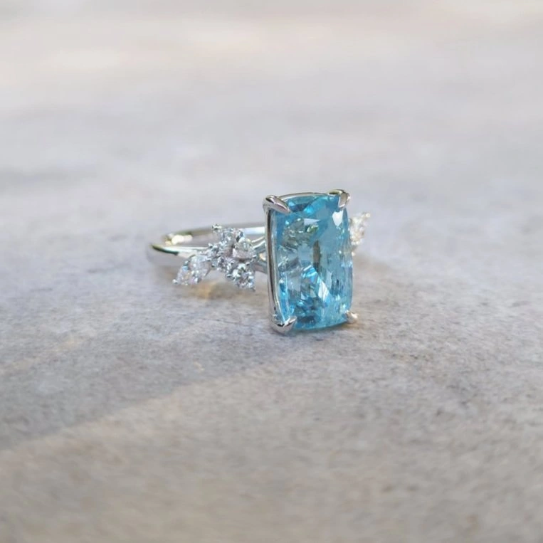 Aquamarine Diamond Foliage and Dew Drops Ring in 18k White Gold