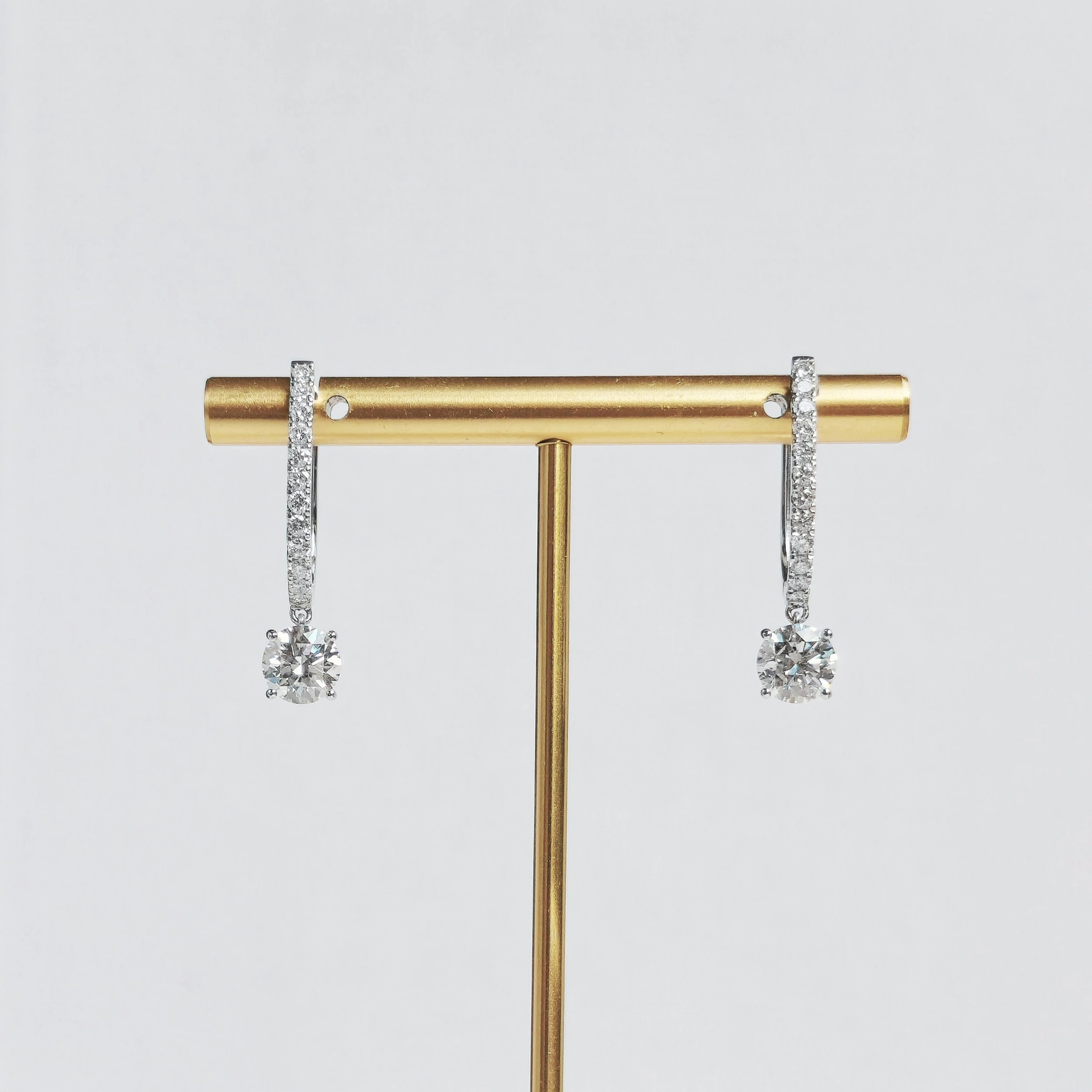 Diamond Drop Earrings in 18k White Gold