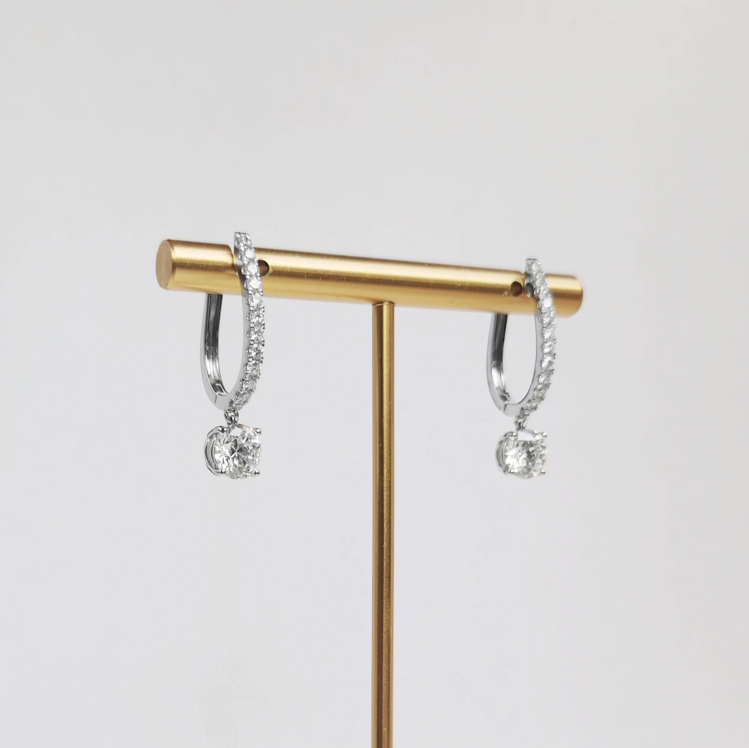 Diamond Drop Earrings in 18k White Gold