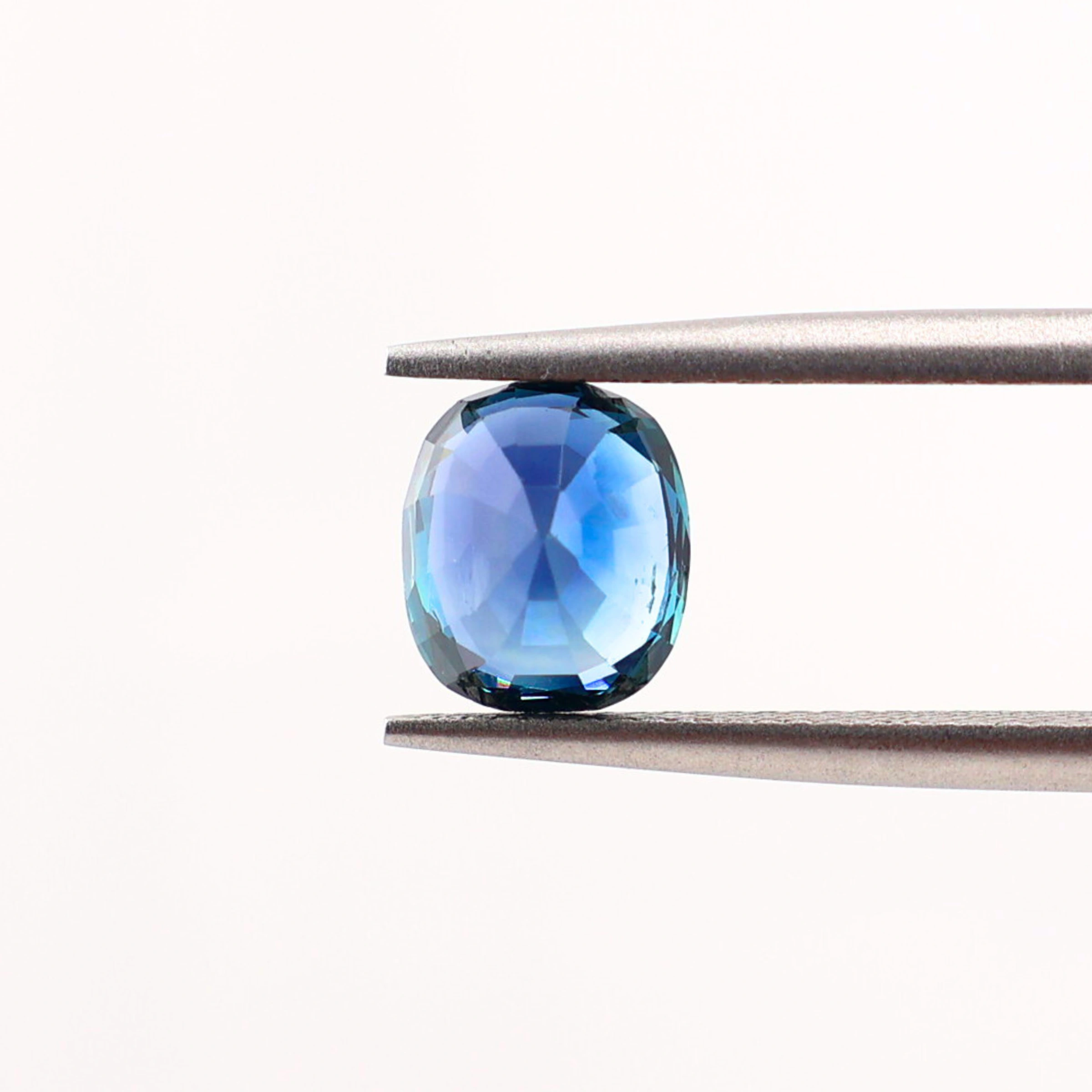 Blue Sapphire 2ct, Burma (Myanmar) with Certificate