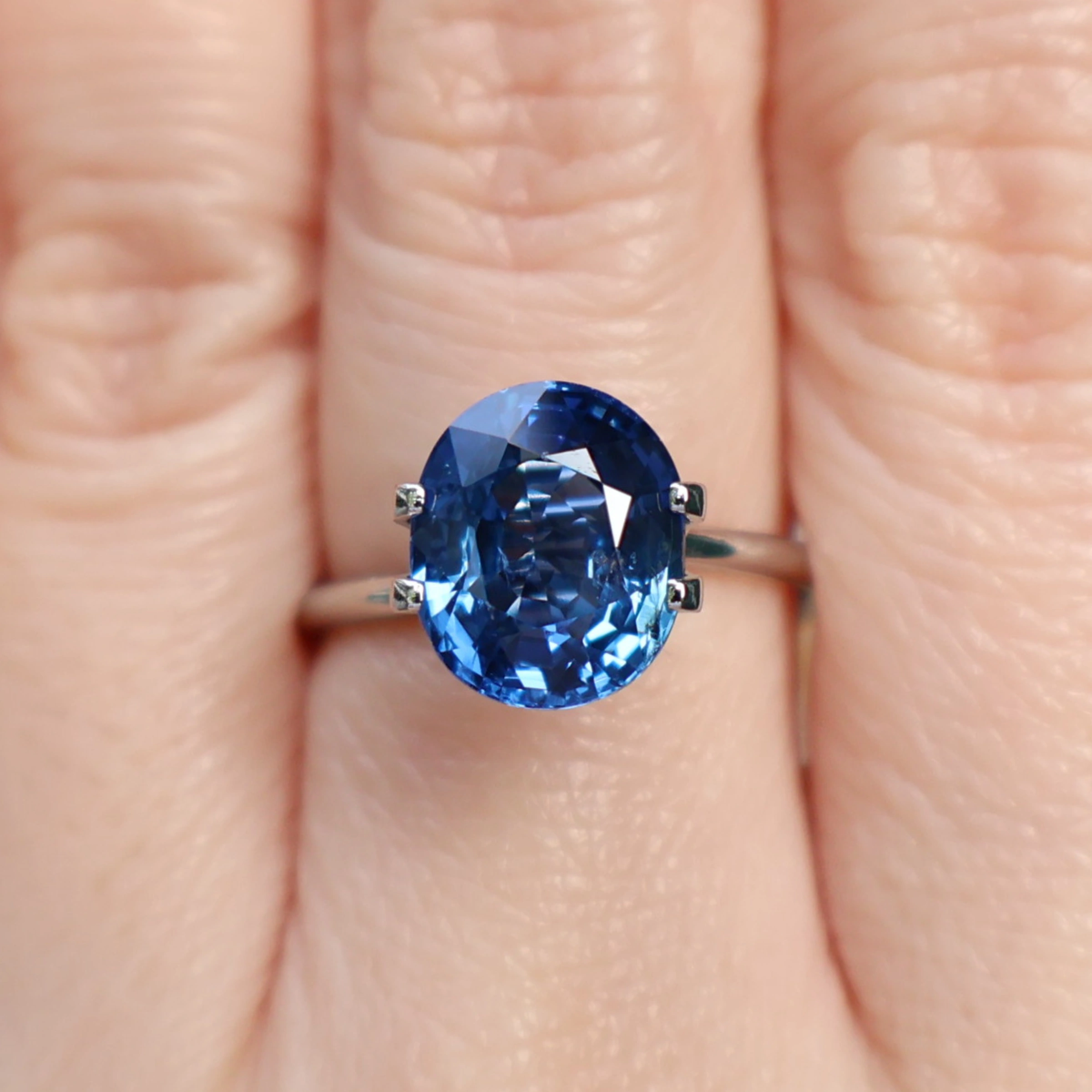 Blue Sapphire 4.54ct, Burma (Myanmar) with Certificate