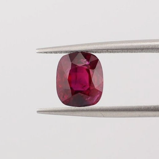 Pigeon's Blood Ruby 2.36ct, Burma (Myanmar) with Certificate