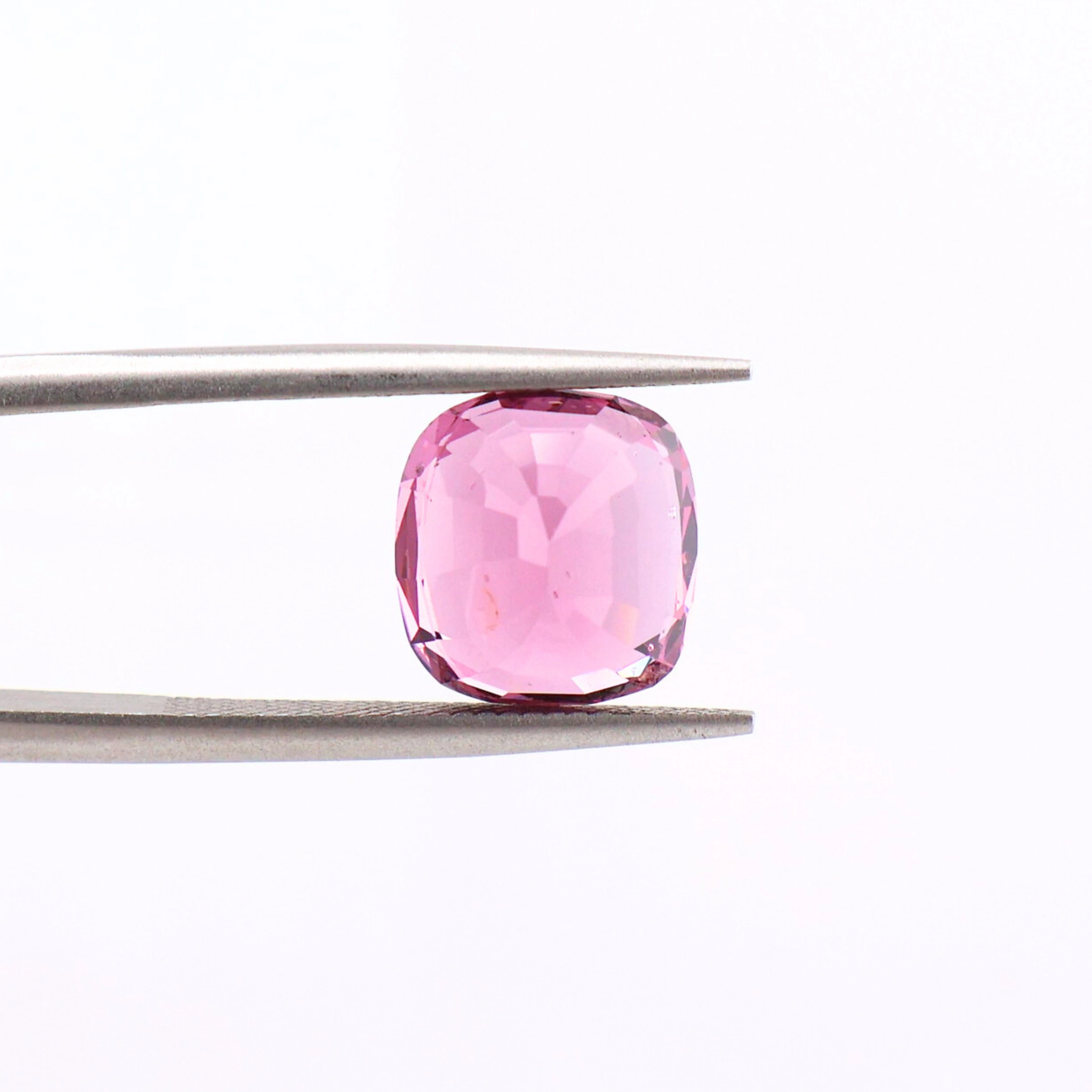 Pinkish Purple Spinel 5.66ct, Burma (Myanmar) with Certificate