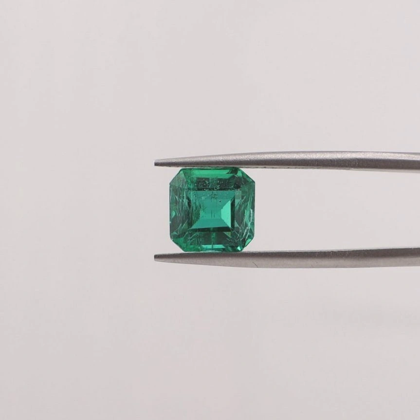 Vivid Green Emerald 2.49ct, Zambia with Certificate